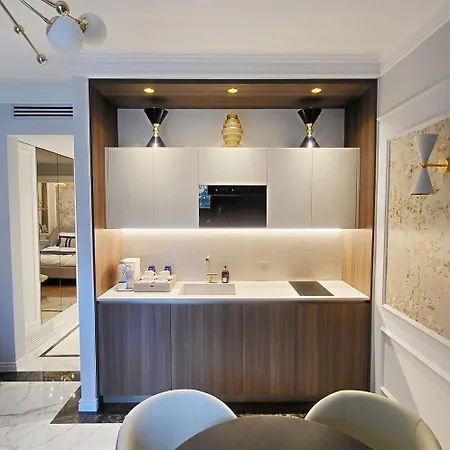 Artemis Prestige, Garden تّشيرفييا